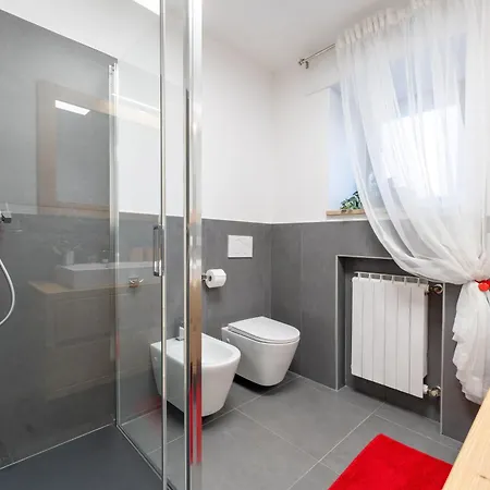 Apartament Lhousing -giardino Con Bbq E Garage Roana