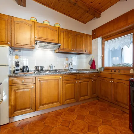 Lhousing -giardino Con Bbq E Garage Roana