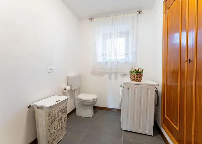 Appartement Lhousing -giardino Con Bbq E Garage Roana