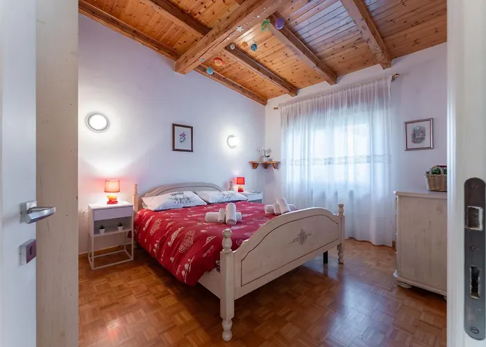 Lhousing -giardino Con Bbq E Garage * Роана